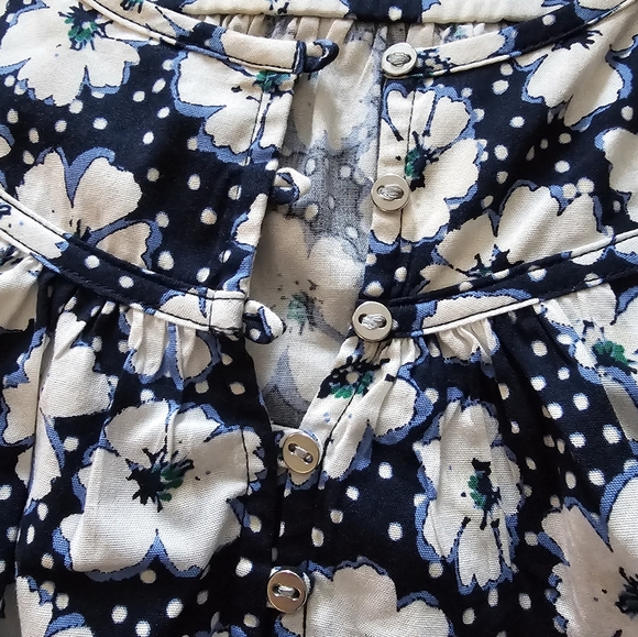 Loft Blue and White Daisy Print Peasant Top Size Medium - Picture 4 of 4